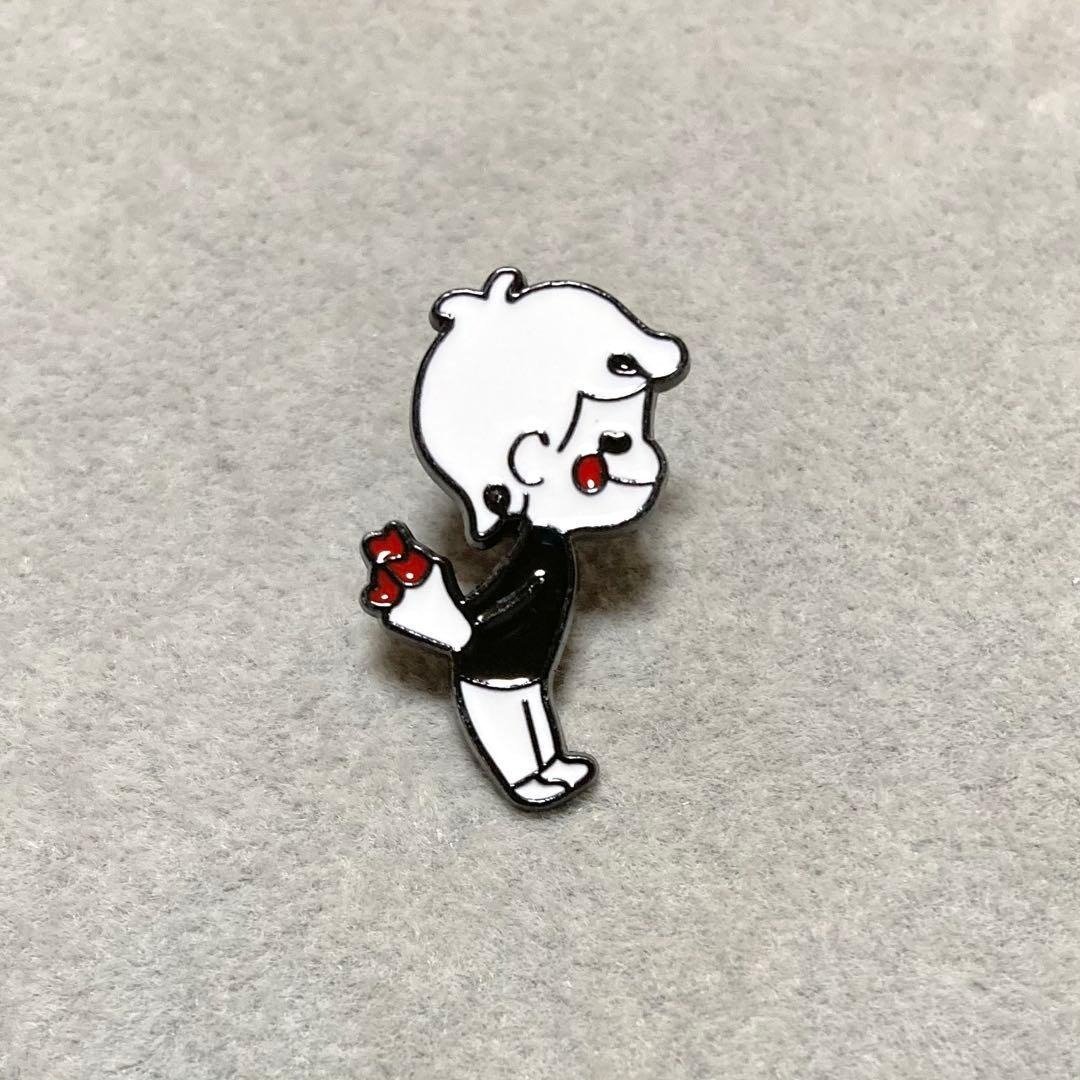 Valentine's Day gifts cute character enamel pin with red flowers and heart details.
