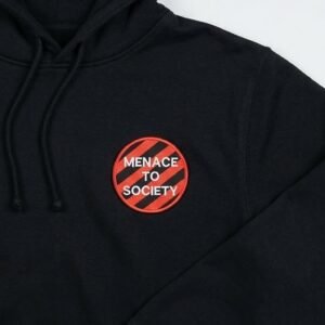 Nalepka »Menace To Society« na črni kapucarici